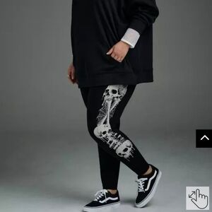 🆕️ ☠️TORRID NIGHTFALL SKULL PRINTED LEGGINGS - FULL LENGTH ☠️